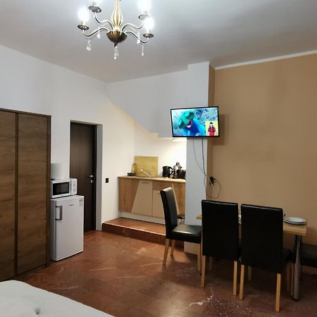 Ambient Deluxe Apartman Jula Exterior foto
