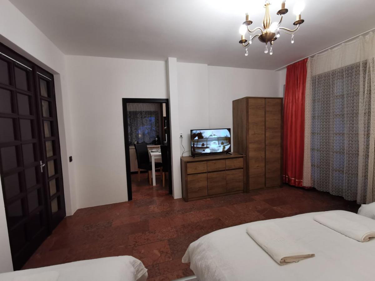 Ambient Deluxe Apartman Jula Exterior foto