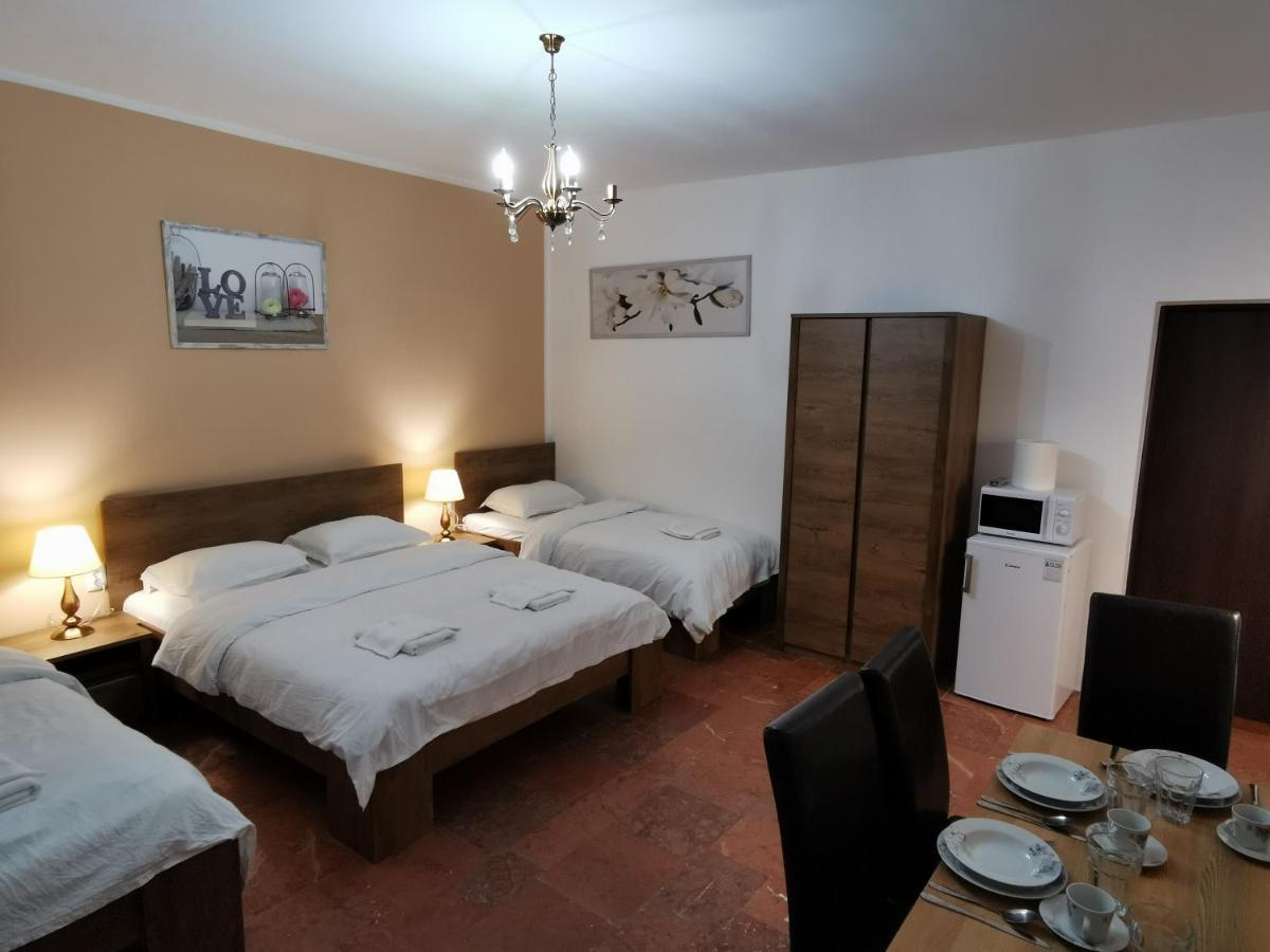 Ambient Deluxe Apartman Jula Exterior foto