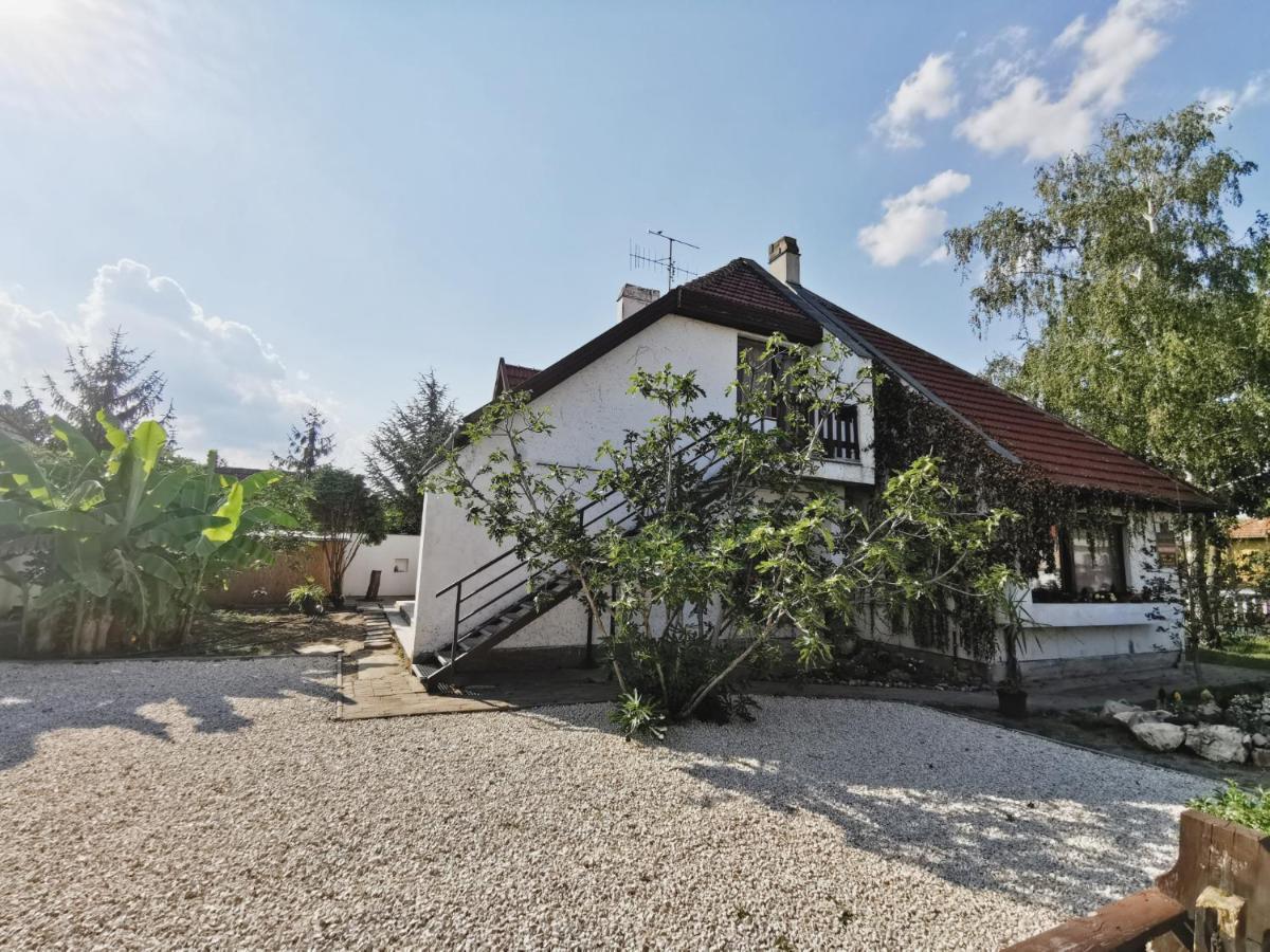 Ambient Deluxe Apartman Jula Exterior foto