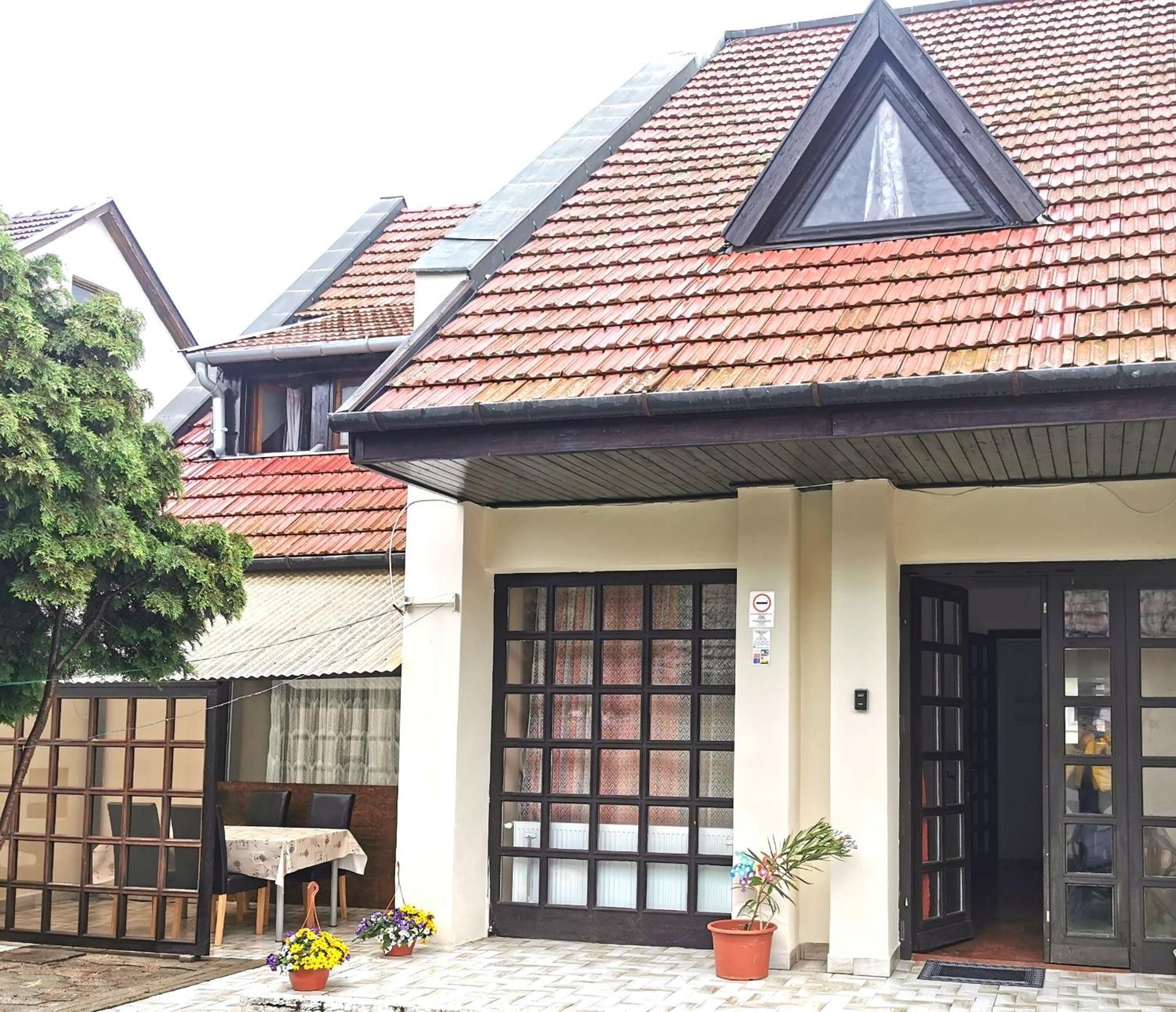 Ambient Deluxe Apartman Jula Exterior foto